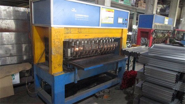 22 03 Welding - Supermarket Shelf & Rack Manufacturer